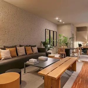 uma-house-pau-claris.topbarcelonahotels.com/